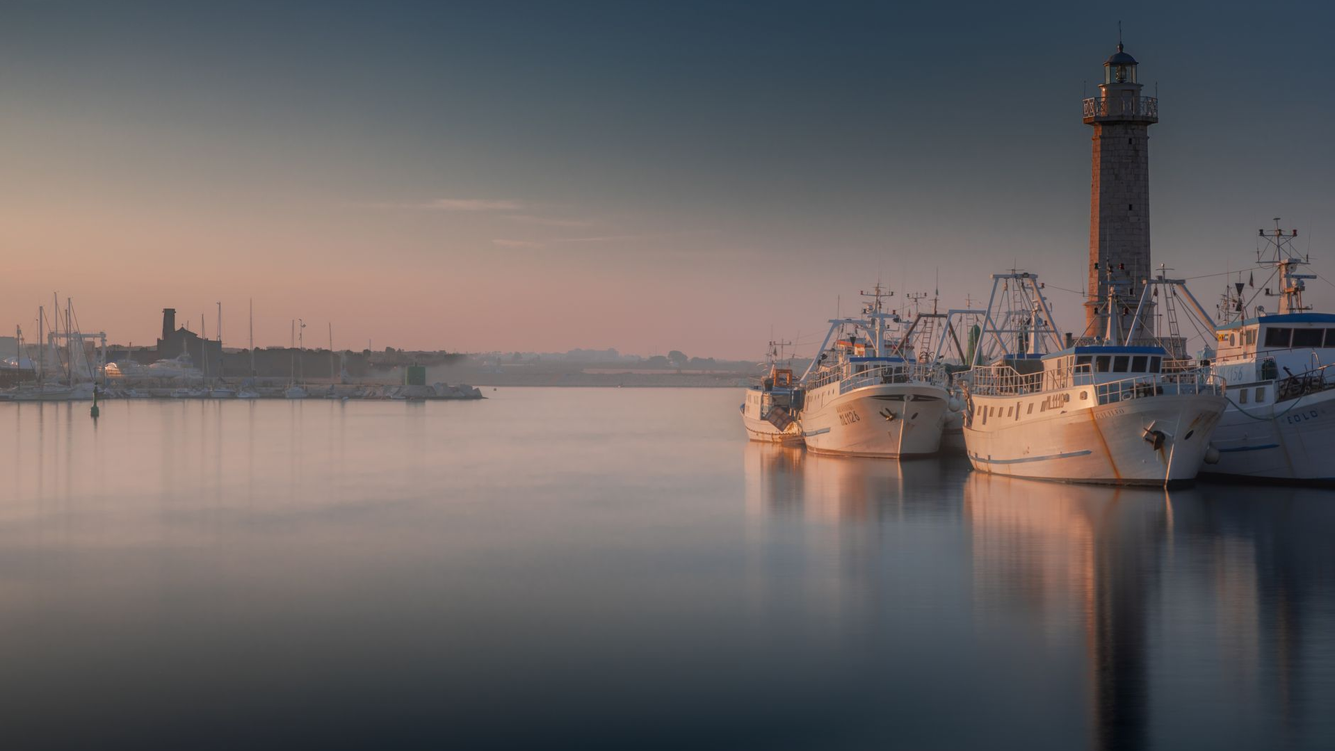 Port w Helu o zmierzchu